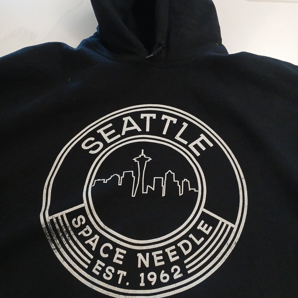 Official Seattle Space Needle Men's 2XL XXL Hoodie Black‎ WA Souvenir Sweater